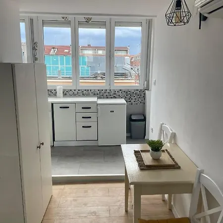 Apartment Rooftop 107